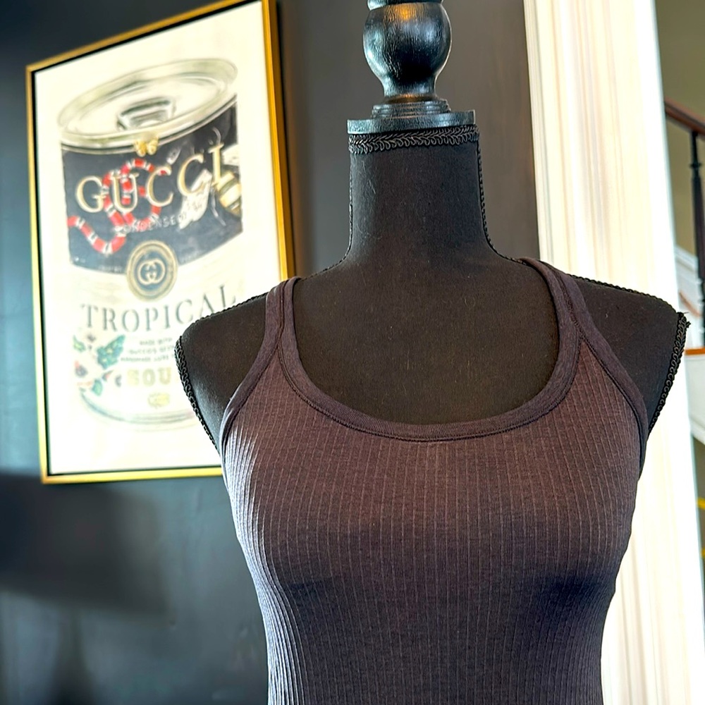 Women’s LULULEMON workout yoga tank shirt size 6